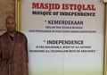 Konser di Jakarta, Tom Morello Sempatkan Berkunjung ke Masjid Istiqlal hingga Foto Bareng Ondel-ondel
