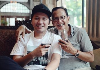 Tak Heran Mampu Pikat Model Cantik Lawas hingga Nikahinya, Potret Tampan Roy Marten Saat Masih Muda Buat Melongo, Gading Marten Sang Putra Sampai Beri Pujian Setinggi Langit