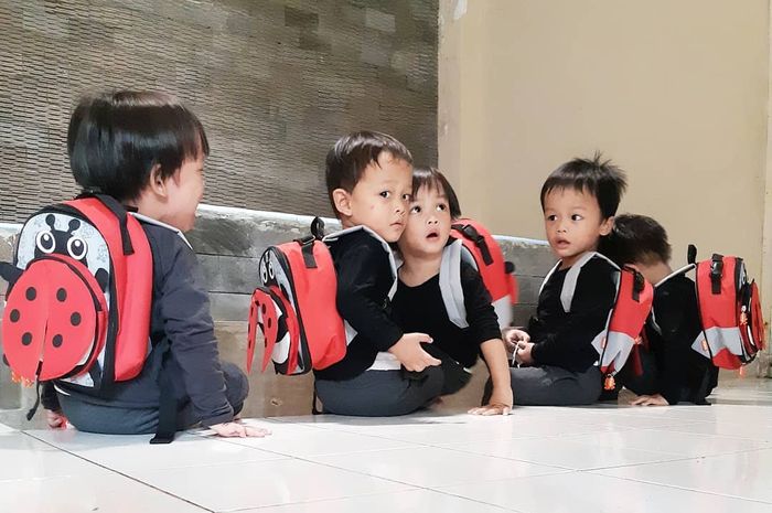 Asuh 5 Anak Kembar Aiueo Lely Solihati Sampai Harus Bikin Jadwal Makan Dan Tidur