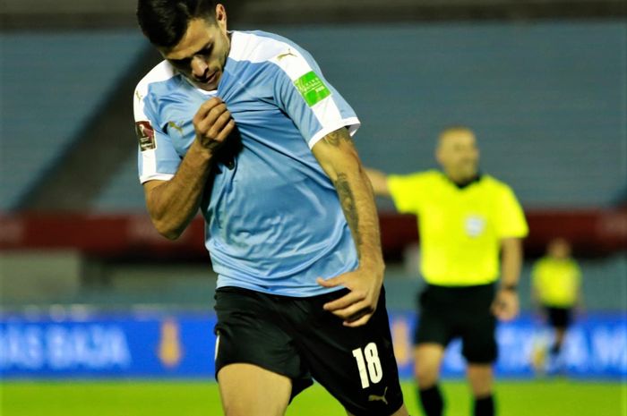 Pemain tim nasional Uruguay, Maximiliano Gomez, mencetak gol kemenangan ke gawang Cile pada laga persahabatan.