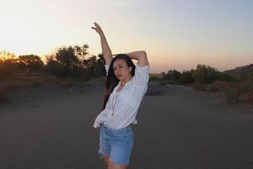 2 Artis Cantik Ini Mengalami Nasib Berbeda Karena Keranjingan Sepeda