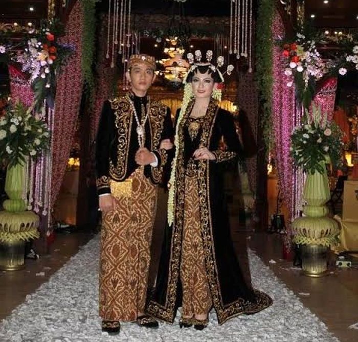 Busana pernikahan Selvi Ananda dan Gibran Rakabuming