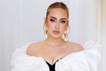 Kesulitan Berjalan Saat Manggung, Ternyata Adele Sudah 20 Tahun Sakit Punggung, Apakah Penyakit Skiatika yang Sebenarnya?
