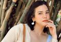 Inspirasi OOTD ala Alice Norin yang Feminin dan Chic Saat Liburan