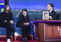 Makin Deket Sama Ortu, Dave Grohl Bakal Bikin Acara TV Berbasis dari Buku Sang Ibu
