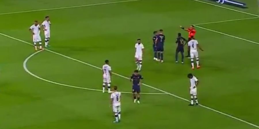 Bukan Cuma Messi, Ronaldo Rela Gagal Hattrick karena Hibahkan Penalti ke Rekan Setim