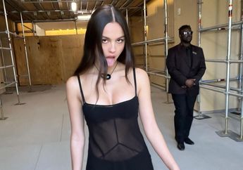 5 Model Dress Hitam a la Olivia Rodrigo. Paling Suka yang Mana?