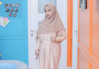 Santun Saat Ramadan Pakai 4 Gamis Syar'i Warna Pastel ala Ria Ricis!