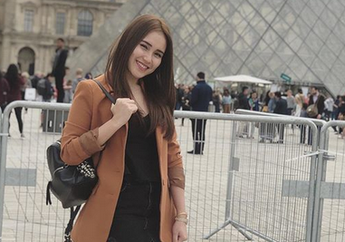 Ayu Ting Ting Dapat Kejutan Ultah, Warganet Salah Fokus dengan Karakternya & Pria Berjenggot di Atas Kue, Siapa?
