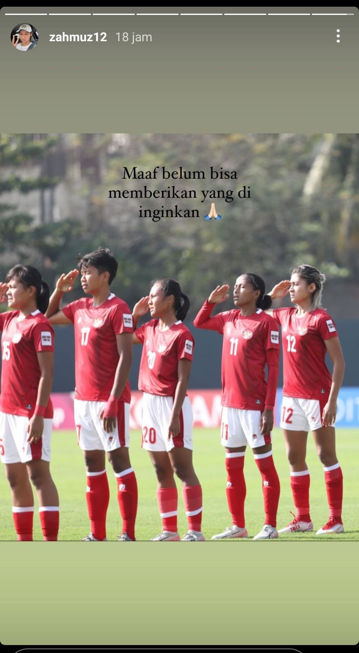 Kapten timnas putri Indonesia, Zahra Muzdalifah menyampaikan permintaan maaf usai tersingkir dari Piala Asia Wanita 2022.