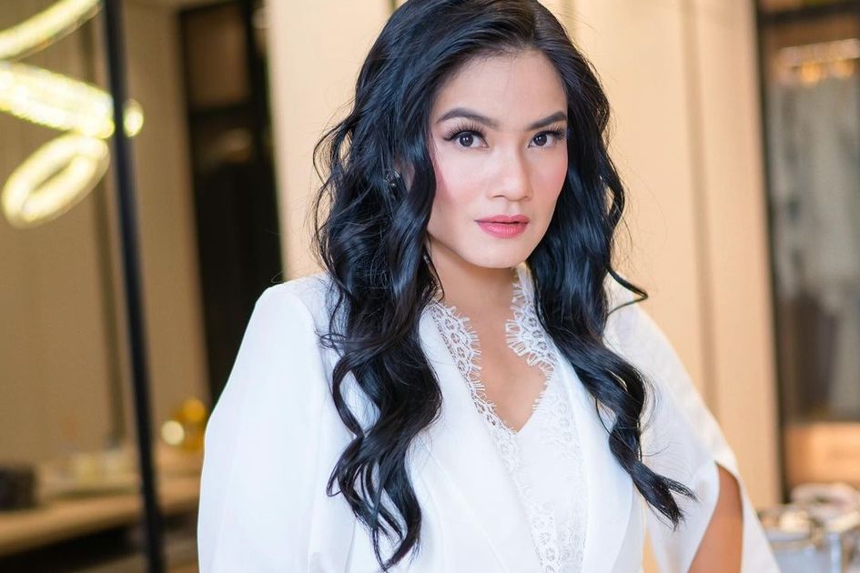 Titi Kamal Berhijab, Penampilan Terbarunya Langsung Bikin Pangling Netizen  hingga Tuai Pujian