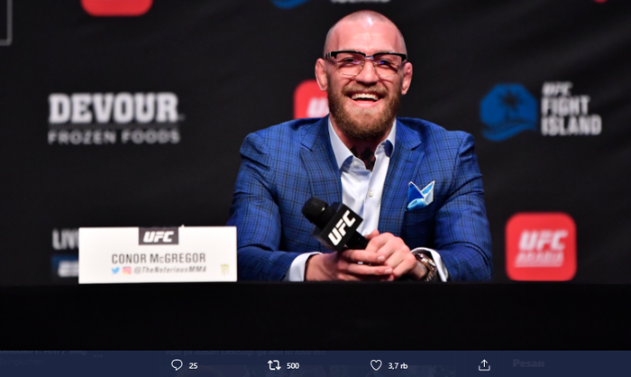 Ketika Conor McGregor datang saat konferensi pers UFC 257 pada Kamis (21/1/2021).