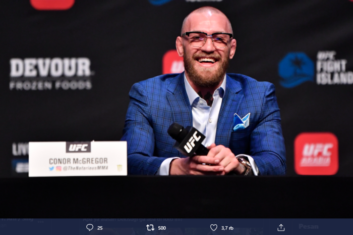 Ketika Conor McGregor datang saat konferensi pers UFC 257 pada Kamis (21/1/2021).