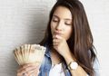 Pintar Atur Uang dengan Hindari Bahaya Pinjaman Online Ilegal