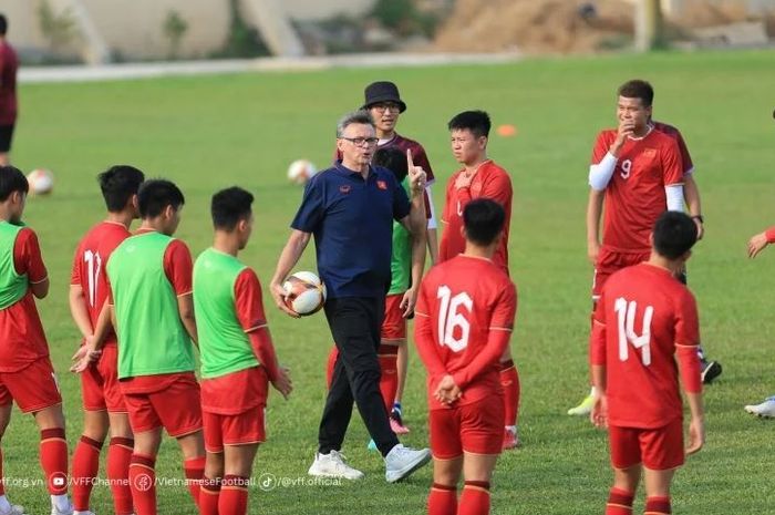 Kiper Timnas U-22 Vietnam, Quan Van Chuan berani anggap enteng Indonesia di semifinal SEA Games 2023.