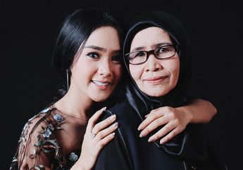 Pulang Umroh, Pedangdut Cita Citata Bagikan Foto tentang Sang Mama yang Terbaring Sakit