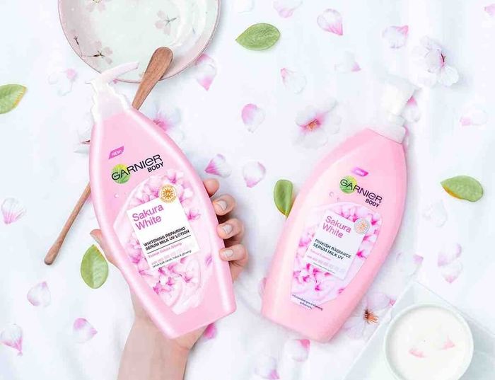 3 Rekomendasi Body Lotion untuk Mencerahkan dan Meratakan Kulit Belang