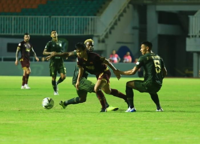Pertandingan Tira Persikabo kontra PSM Makassar di Stadion Pakansari, Kabupaten Bogor, Rabu (29/5/2019).