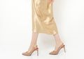 Makin Gorgeous Saat Lebaran, Ini 4 Model Sepatu yang Cocok Dipakai dengan Kaftan!