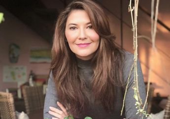Tamara Bleszynski Hobi Belanja ke Pasar dengan Kaos Belel, Cantiknya Kebangetan