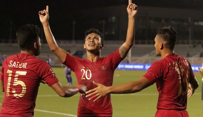Pemain timnas u-22 Indonesia, Osvaldo Haay, merayakan gol yang dicetaknya ke gawang Singapura