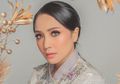 Pertama Kali Naik MRT, Warganet Dibikin Salah Fokus dengan Kecantikan Nagita Slavina Meski Harus Berdesakan