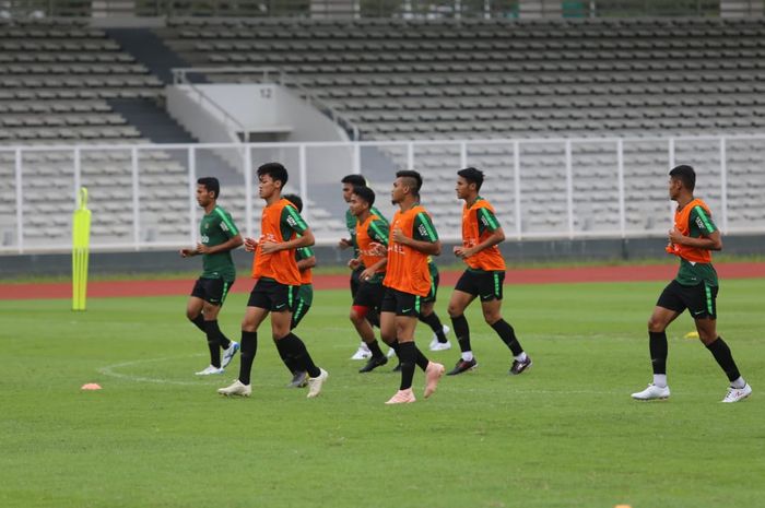 Latihan sore hari timnas U-22 Indonesia di Stadion Madya, Jakarta, Rabu (6/3/2019).