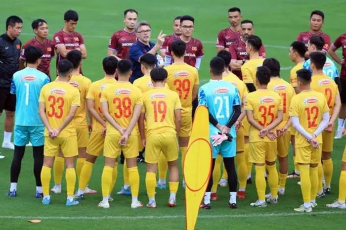 Sesi latihan Timnas Vietnam dipimpin oleh sang pelatih Philippe Troussier jelang pertandingan FIFA Matchday Oktober 2023.