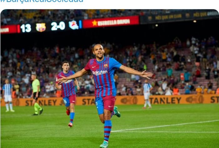 Striker Barcelona, Martin Braithwaite, merayakan golnya ke gawang Sociedad pada pekan 1 Liga Spanyol 2021-2022.