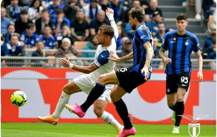 Kesalahan yang dibuat Francesco Acerbi membuat Lazio bisa unggul 1-0 atas Inter Milan di pekan ke-32 Liga Italia, Minggu (30/4/2023) di Giuseppe Meazza.