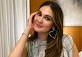Pakai Gaun Puluhan Juta Saat Kondangan di Yunani, Penampilan Luna Maya Banjir Pujian Oleh Netizen!