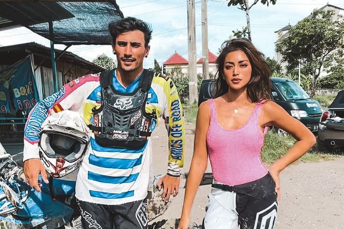 Sudah Tampi Mesra Tapi Ngaku Hanya Sahabat, Jessica Iskandar Nyatanya