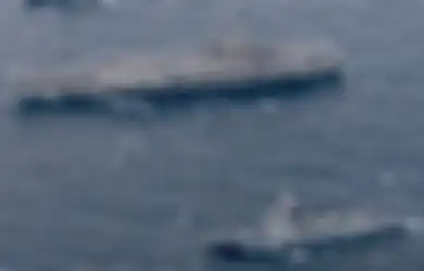 Rekaman Mencengangkan, Angkatan Laut Amerika Tunjukkan Ketegangan Saat Kapal Perang Iran Dekati Kapal Perang Amerika di Laut Arab