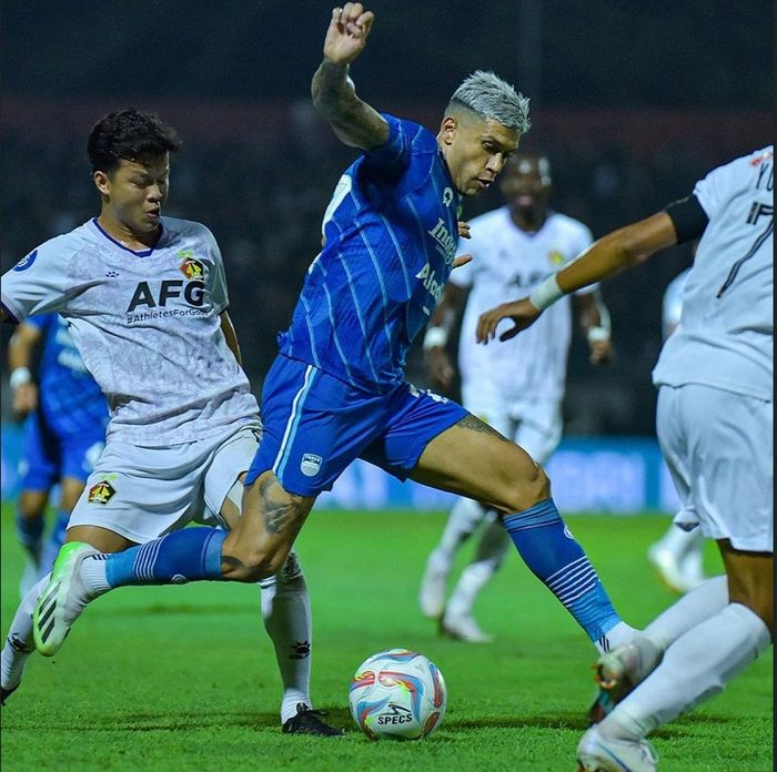 Penyerang Persib Bandung, Ciro Alves, saat pertandingan melawan Persik Kediri pada laga pekan kelima Liga 1 2023/2024, Jumat (28/7/2023).