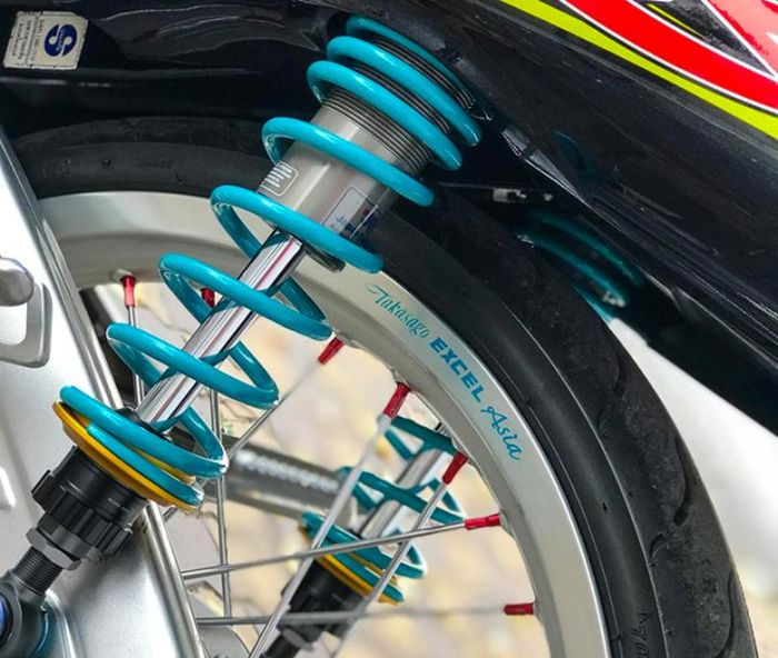 Sokbreker belakang pakai Nitron dari Inggris