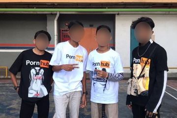 Tren Fashion Terkini Remaja Malaysia, Pakai Kaos Bergambar Situs Porno