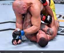 VIDEO - Sikutan Petarung UFC Ini Bikin Telinga Lawan Nyaris Copot