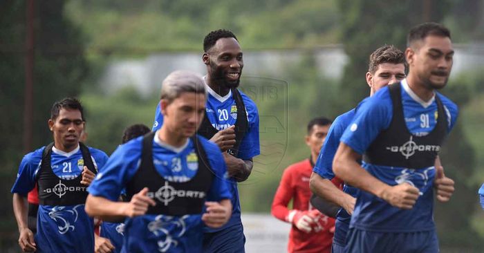 Geoffrey Castillion saat mengikuti latihan perdana dengan Persib Bandung di Lapangan Inspire Arena Lembang pada Jumat (31/1/2020) pagi WIB.