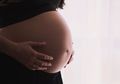 Mengira Sakit Ginjal Karena Perutnya Terus Sakit, Wanita Ini Ternyata Hamil dan Justru Melahirkan Bayi