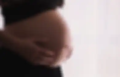 Mengira Sakit Ginjal Karena Perutnya Terus Sakit, Wanita Ini Ternyata Hamil dan Justru Melahirkan Bayi