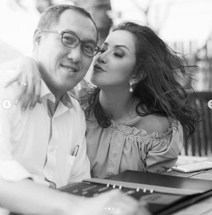 Kemesraan Andi Soraya dan sang suami, Andi Ali Gaffar setelah menikah