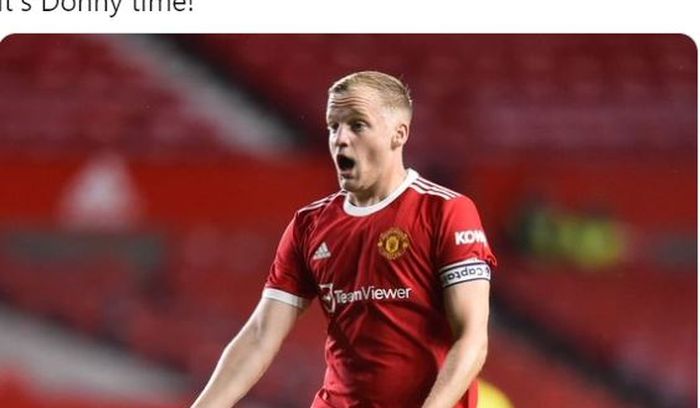 Ekspresi gelandang Manchester United, Donny van de Beek, saat melawan Brenford dalam laga persahabatan di Stadion Old Trafford, Rabu (28/7/2021).