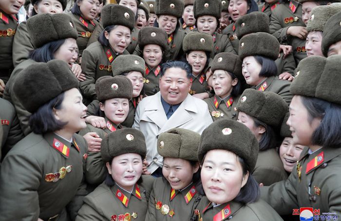 Kegilaan Diktator <a href='https://pontianak.tribunnews.com/tag/korea-utara' title='Korea Utara'>Korea Utara</a>, <a href='https://pontianak.tribunnews.com/tag/kim-jong-un' title='Kim Jong Un'>Kim Jong Un</a> Berburu Ribuan Wanita Perawan untuk Dijadikan Budak Seks Bagi Kalangan Elite