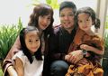 #FamilyQuality: Ajarkan Sikap Terbuka dan Percaya Diri, Artika Sari Devi Miliki Ritual Khusus Untuk Dua Buah Hatinya Sebelum Tidur, Seperti Apa Ya Moms?