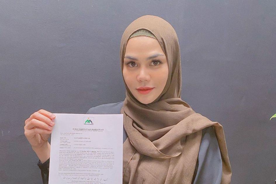 10 Artis Indonesia yang Mualaf, Dari Dian Sastro hingga Reza Rahadian
