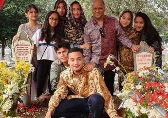 Mengunjungi Makam Eyang, Cucu Habibie, Farrah Habibie Bagikan Momen Mengharukan