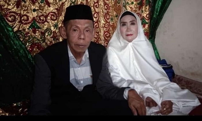 Bertemu Jodoh di Usia Senja, Pasangan Kakek Mutamir dan Nenek Nurhayati Akhirnya Menikah Setelah 63 Tahun Menjomblo