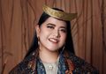 Lihat Cantiknya Kahiyang Ayu dengan Kebaya dan Makeup Flawless saat Pelantikan Sang Ayah Sebagai Presiden RI