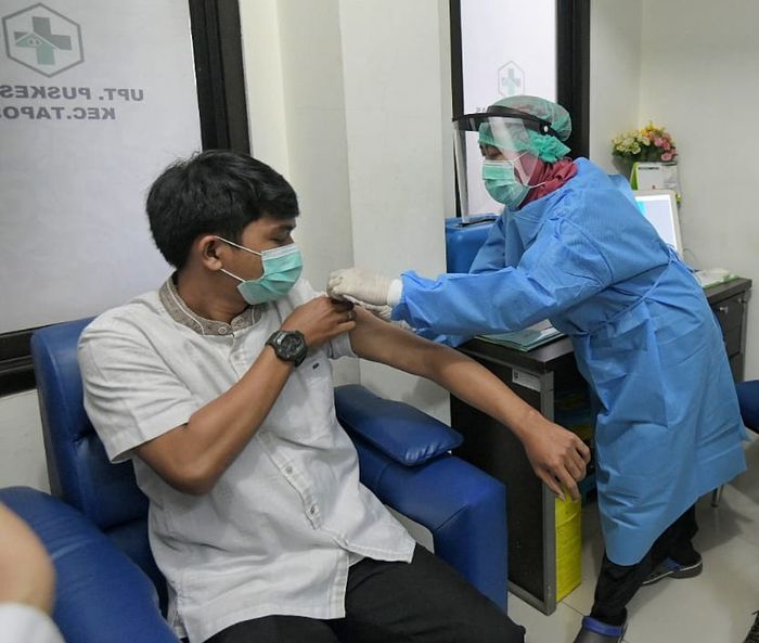 Pemberian vaksin jangan tergesa-gesa.