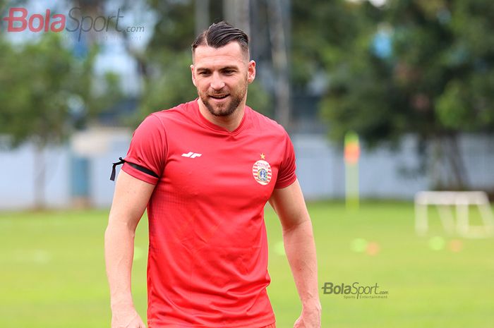 Striker asing Persija Jakarta, Marko Simic, sedang menjalani latihan di Lapangan Sutasoma, Halim, Jakarta Timur (11/3/2020)